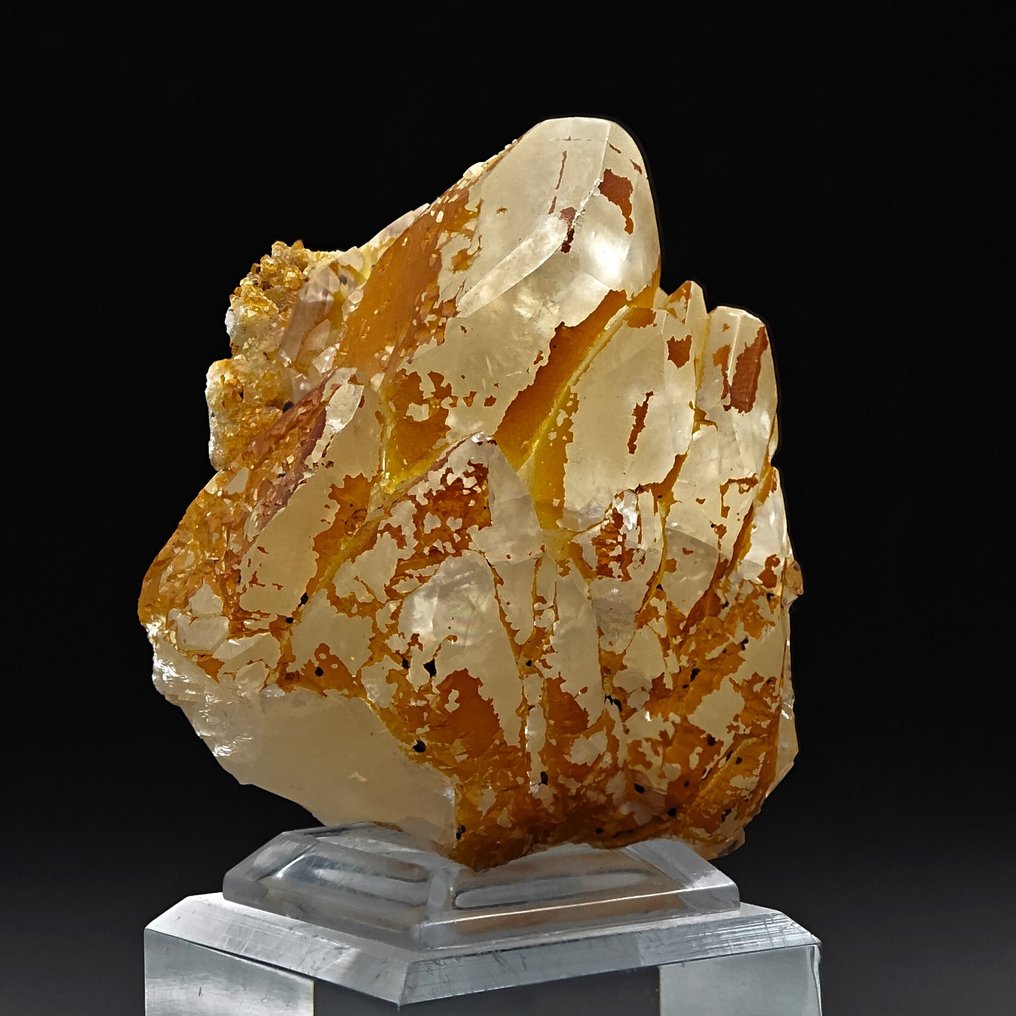 White calcite covered by limonite, shiny, Sardinia. Crystals on matrix - Height: 56 mm - Width: 55 mm- 205 g #3.2