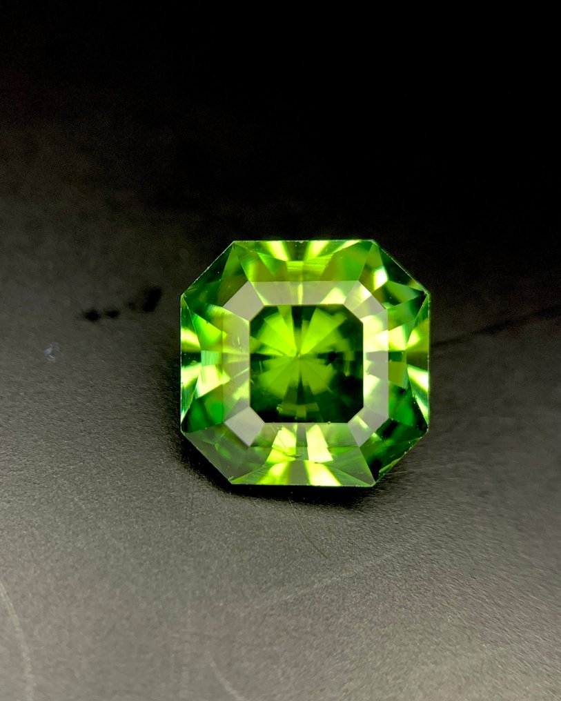 No reserve price - 1 pcs  Green Tourmaline  - 3.09 ct - Gem Report Antwerp (GRA) - Green Tourmaline 3.09 Ct #1.0