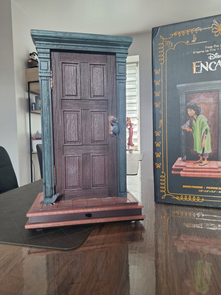 Encanto - Bruno avec porte et lumière intégrée - Disney Parks - 1 Figurine - 2021 #1.0