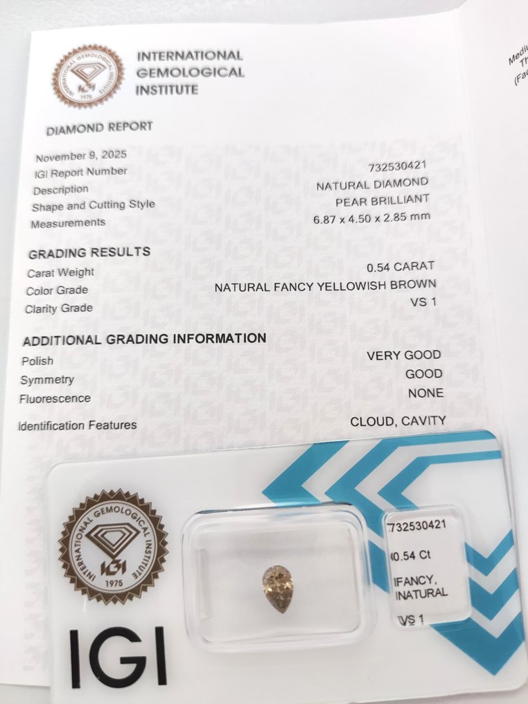No Reserve Price - 1 pcs Diamond  (Natural coloured)  - 0.54 ct - Pear - Fancy Yellowish Brown - VS1 - International Gemological Institute (IGI) #3.2