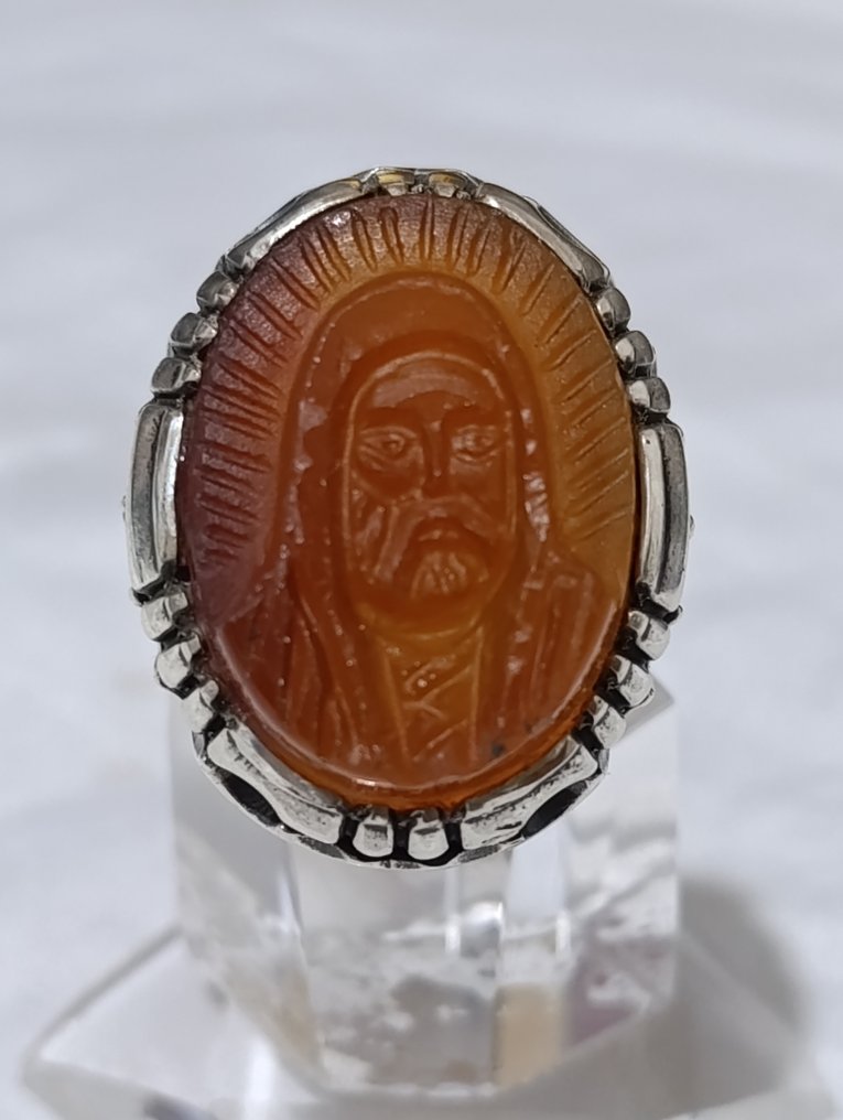Silver, Agate with carved image attributed to the Muslim caliph - Ring #1.0