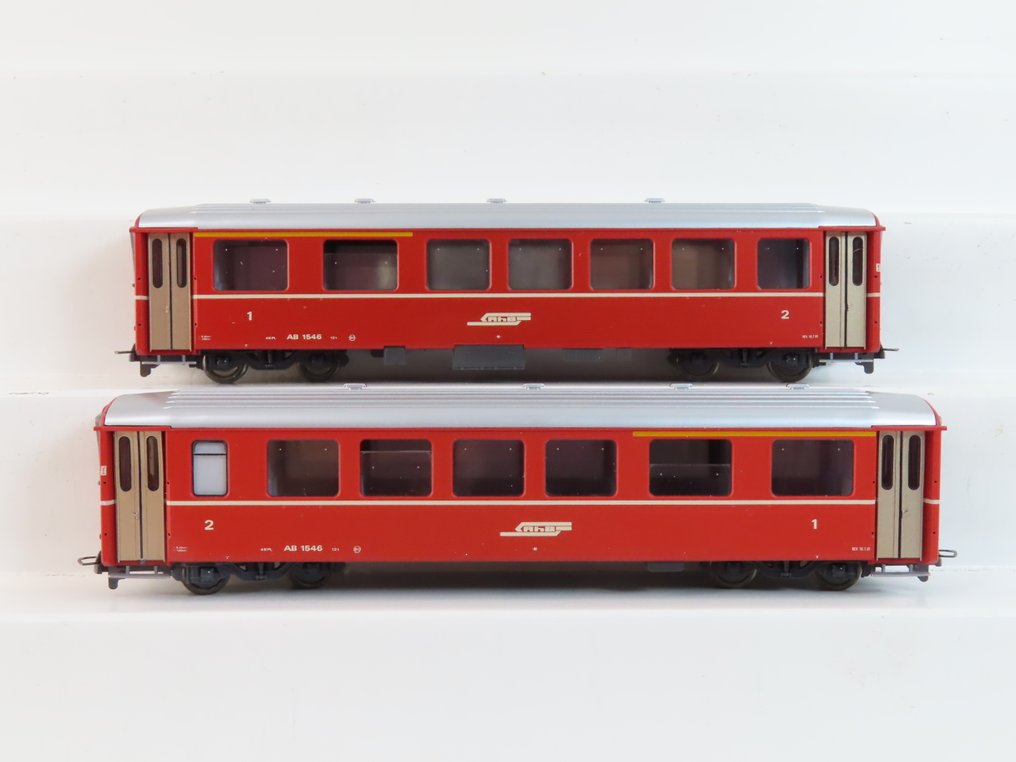 Bemo H0m - 3057 - Model train passenger carriage (2) - 2x 4-berth express train carriages, first/second class - RhB #1.0