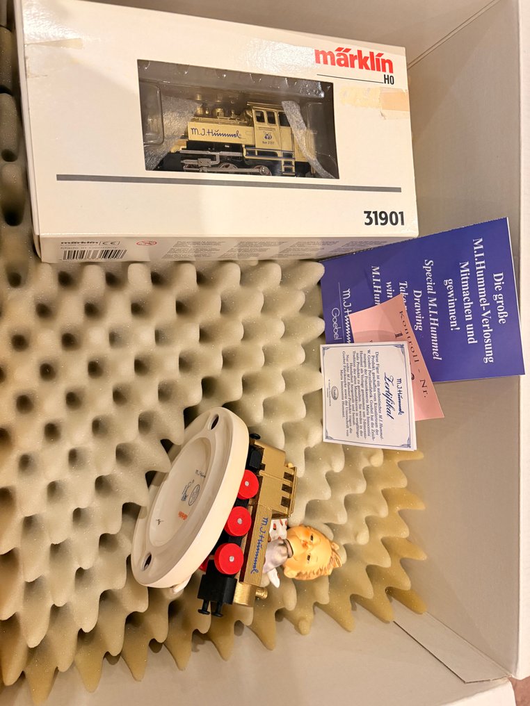 Goebel, Märklin - M.J. Hummel - Statuetta - Lokomotivführer Full Speed Ahead - TMK8 - Porcellana #1.0