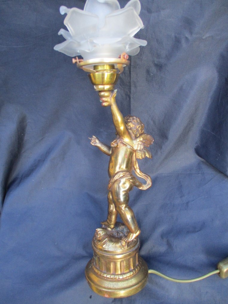 灯具 - 小雕像。天使或天使般的雕像，金色镀金，约1915年。 #1.0