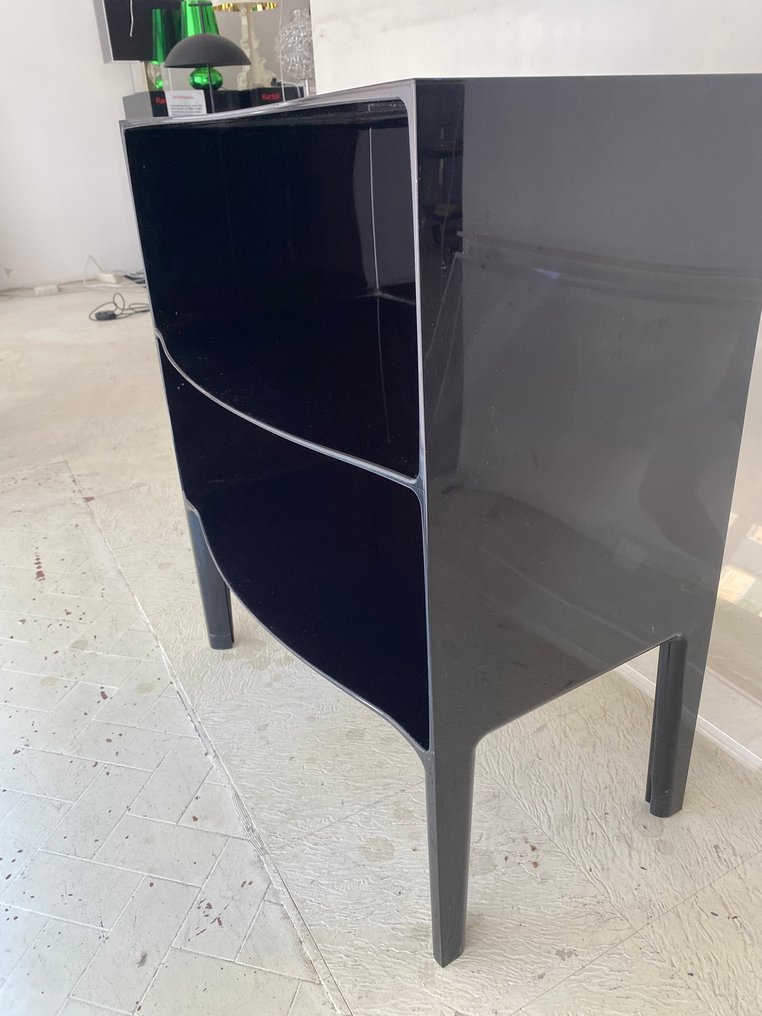 Kartell - Kaappi - Ghostbuster - Polykarbonaatti #1.0