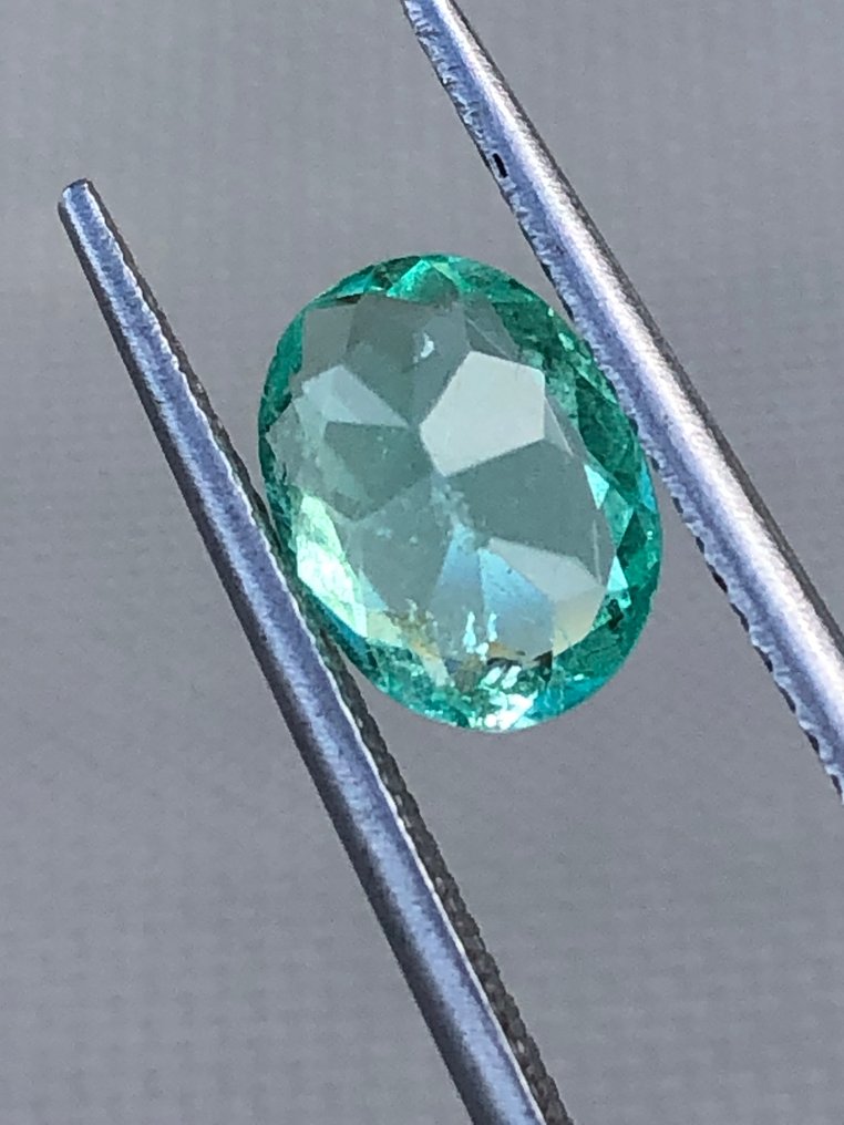 1 pcs  绿色 祖母绿  - 1.31 ct - 美国宝石研究院（GIA） #2.1