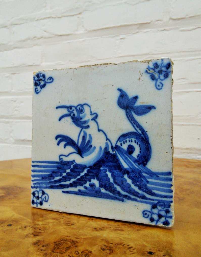  Tile - Zeewezen met slagtanden / Walrus - 1650-1700  #2.1