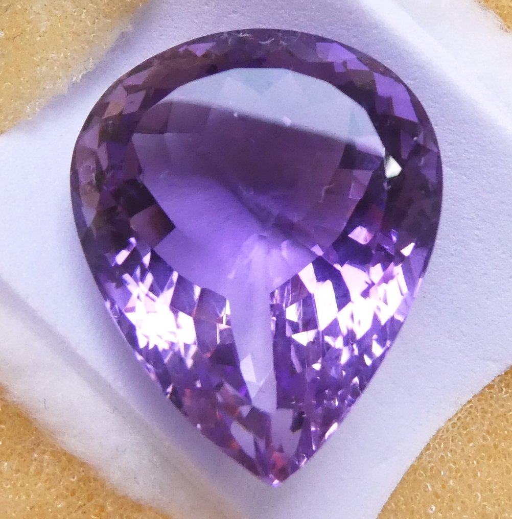 Zonder Minimumprijs Amethist  - 30.52 ct - Instituto Gemólogico Español (IGE) #1.0