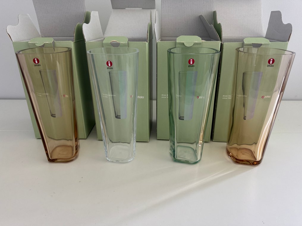 Alvar Aalto - Vase (4)  - Glass #3.2