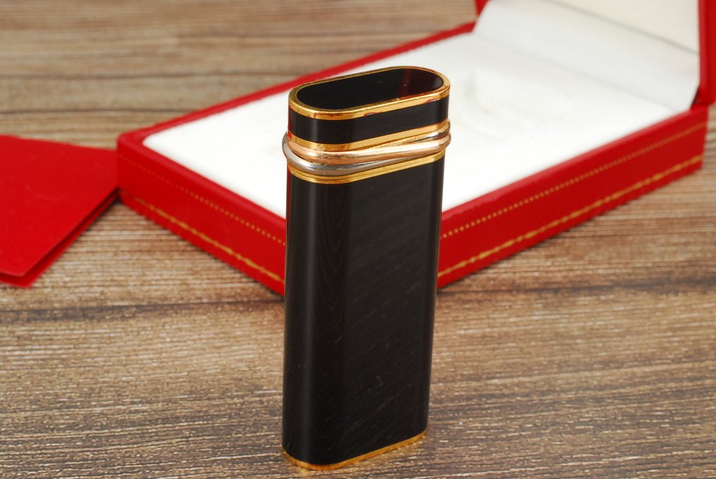 Cartier - Oval Trinity Gas Lighter - Αναπτήρας τσέπης - Επενδυμένο με χρυσό (Plaqué Or G), βερνίκι Brack. #1.0