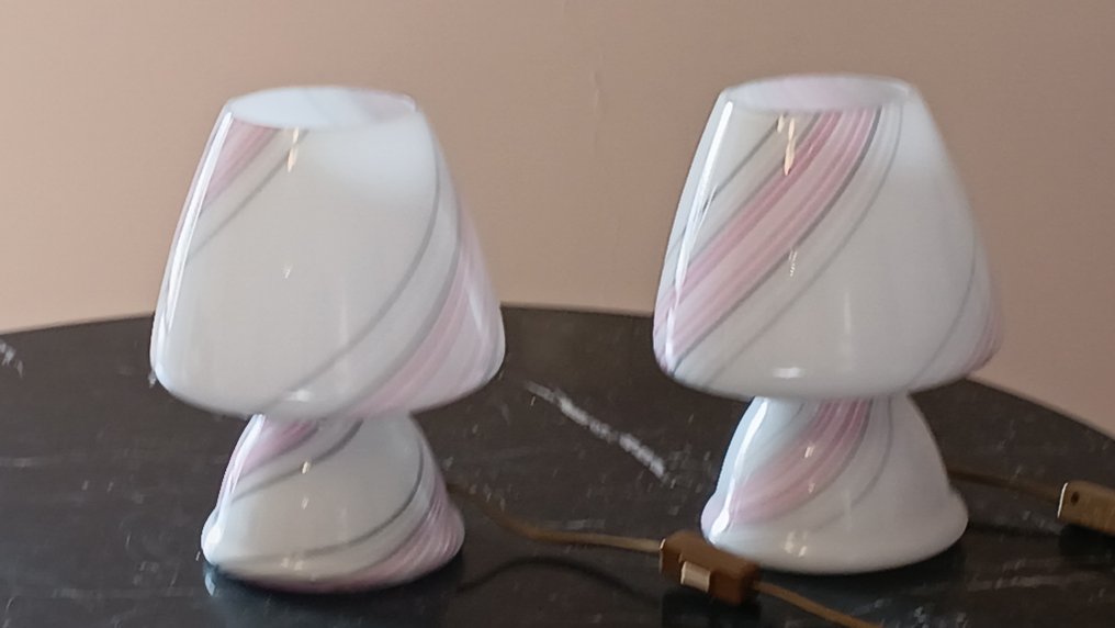 台灯 (2) - 乳白色玻璃，来自Murano #2.1