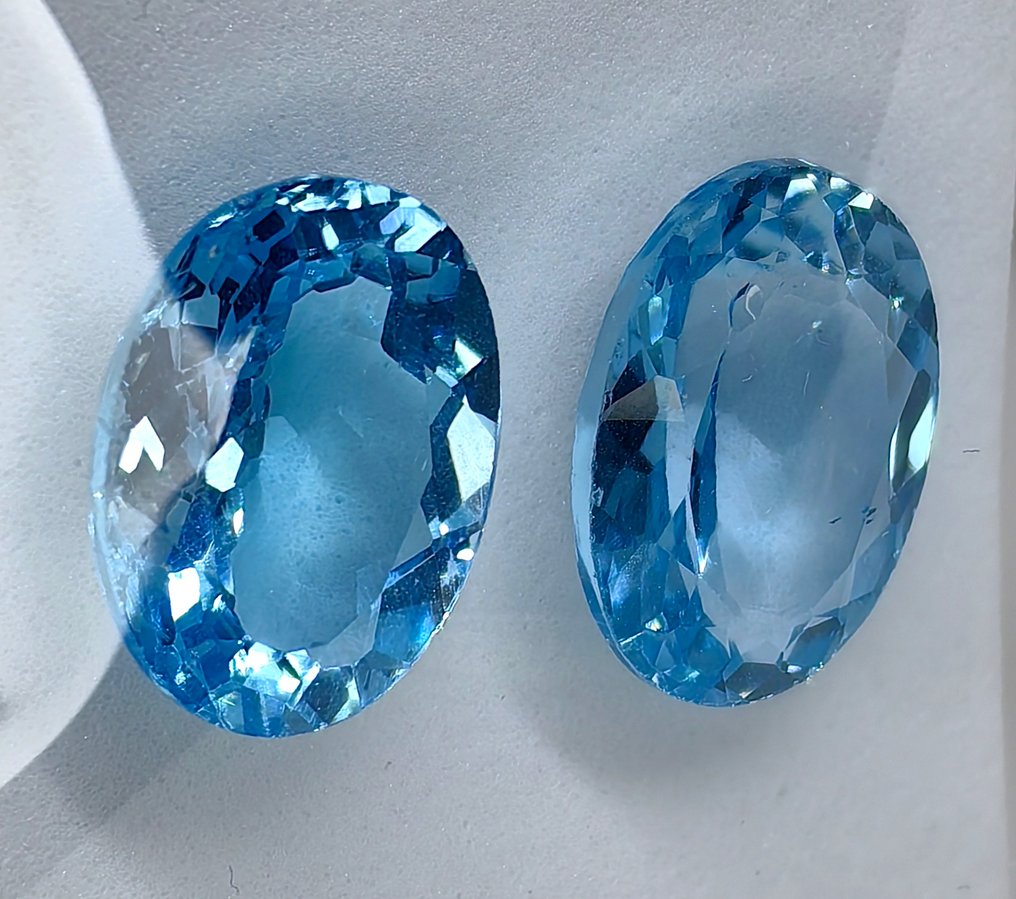 2 pcs  Topas  - 22.53 ct - Instituto Gemólogico Español (IGE) #1.0