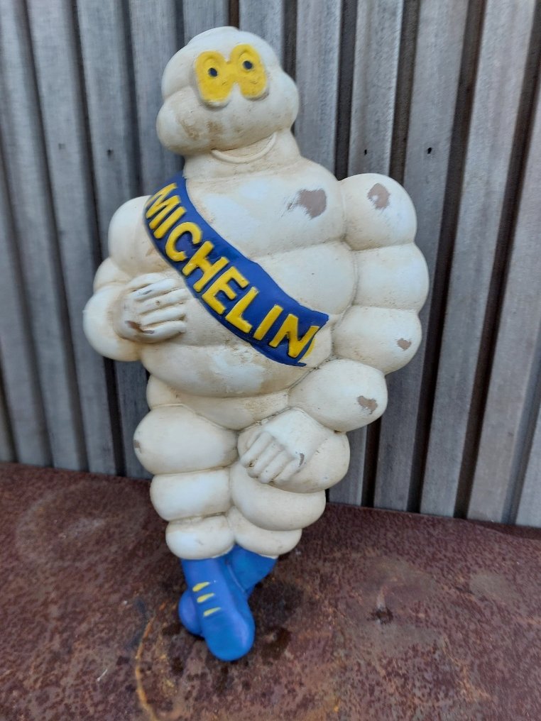 Statue, Bibendum statue standing on top of a truck - 42 cm - polyresin #2.1