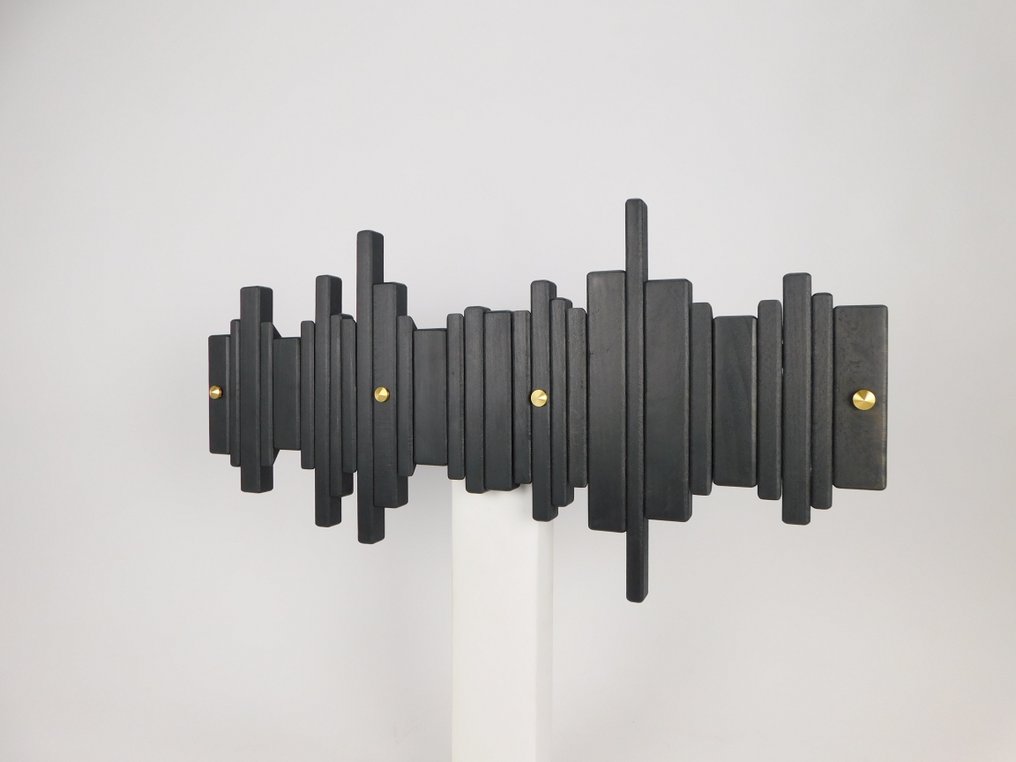 Wilk Brothers Furniture - Sebastian Wilk - Κρεμάστρα παλτό - Type3 70 Μαύρο - Ορείχαλκος, epoxy, Οξιά, Χάλυβας - Κρεμάστρα παπουτσιών πιάνο #2.1