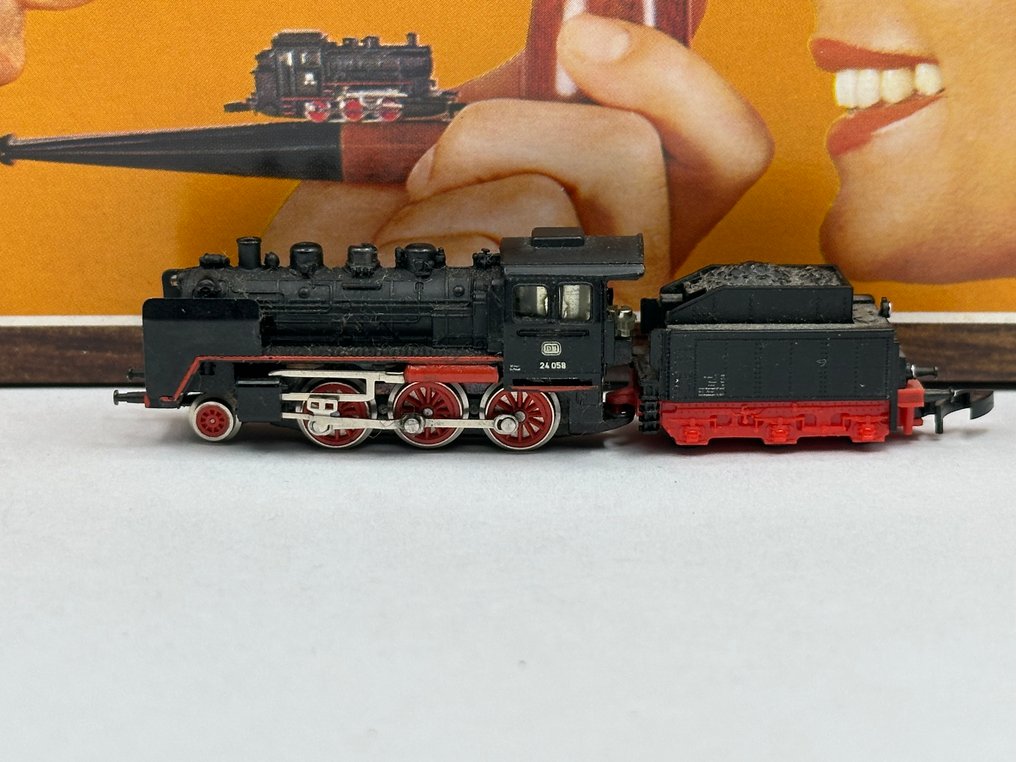 Märklin Z - 8803 - Steam locomotive with tender (1) - BR 24 058 - DB #1.0