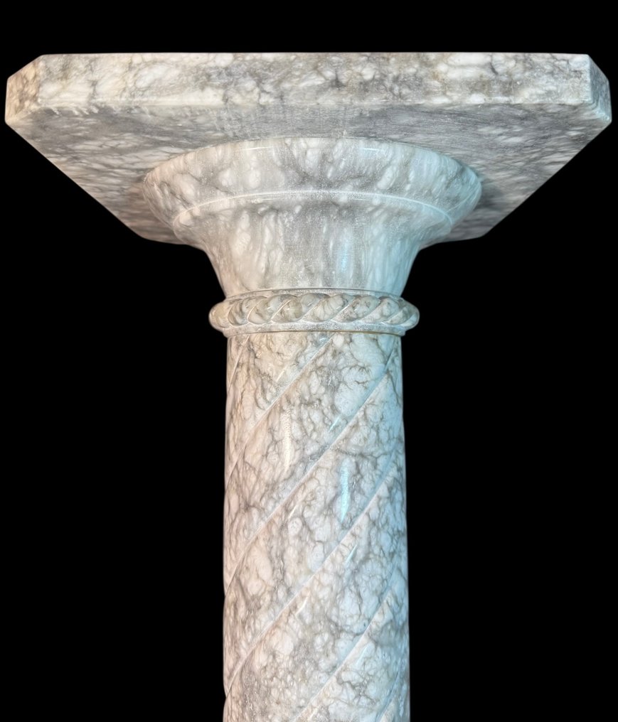  Column - Marmo di Carrara - Scolpita - First half of the 20th century  #4.3
