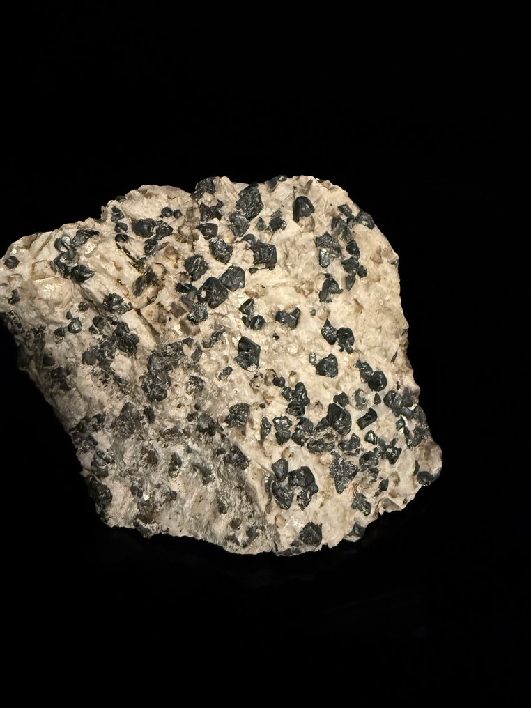 Cristale de franklinite cu willemită strălucitoare și calcit (de asemenea LW) Fluorescent - Înălțime: 6.5 cm - Lățime: 6 cm- 262 g #2.1