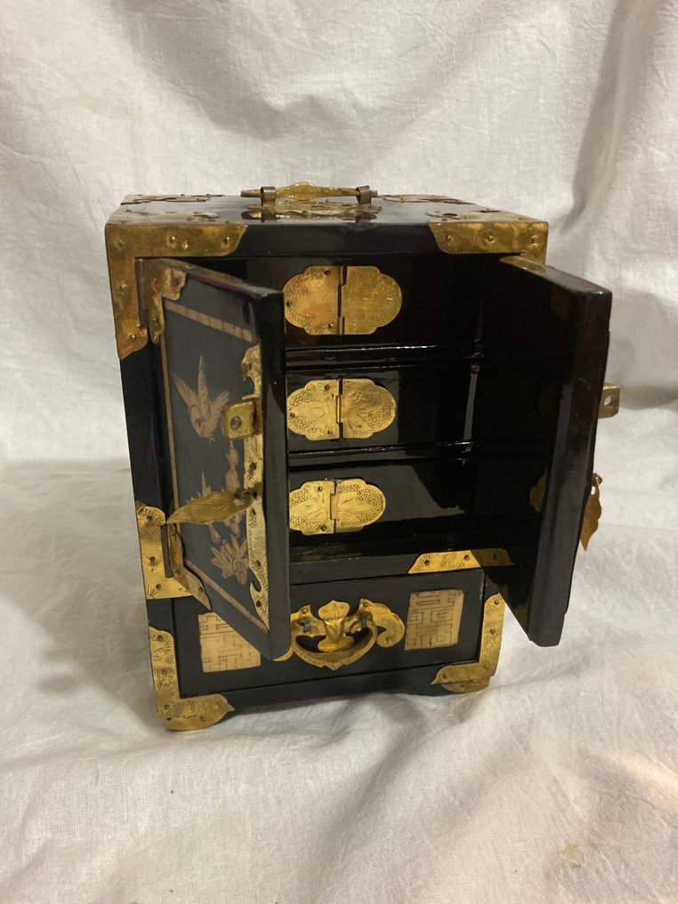 Ékszeresdoboz - Értékes régi ékszerdoboz - Fa, Nacre, Sárgaréz #1.0