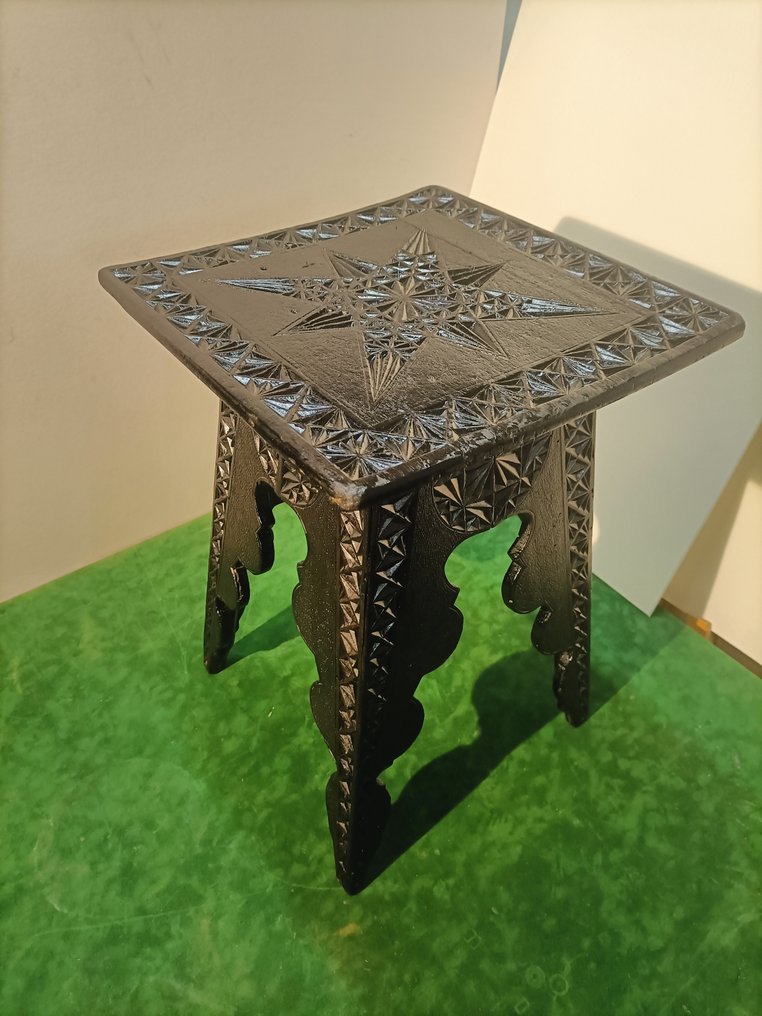 Coffee table - Wood - Carved coffee table #1.0