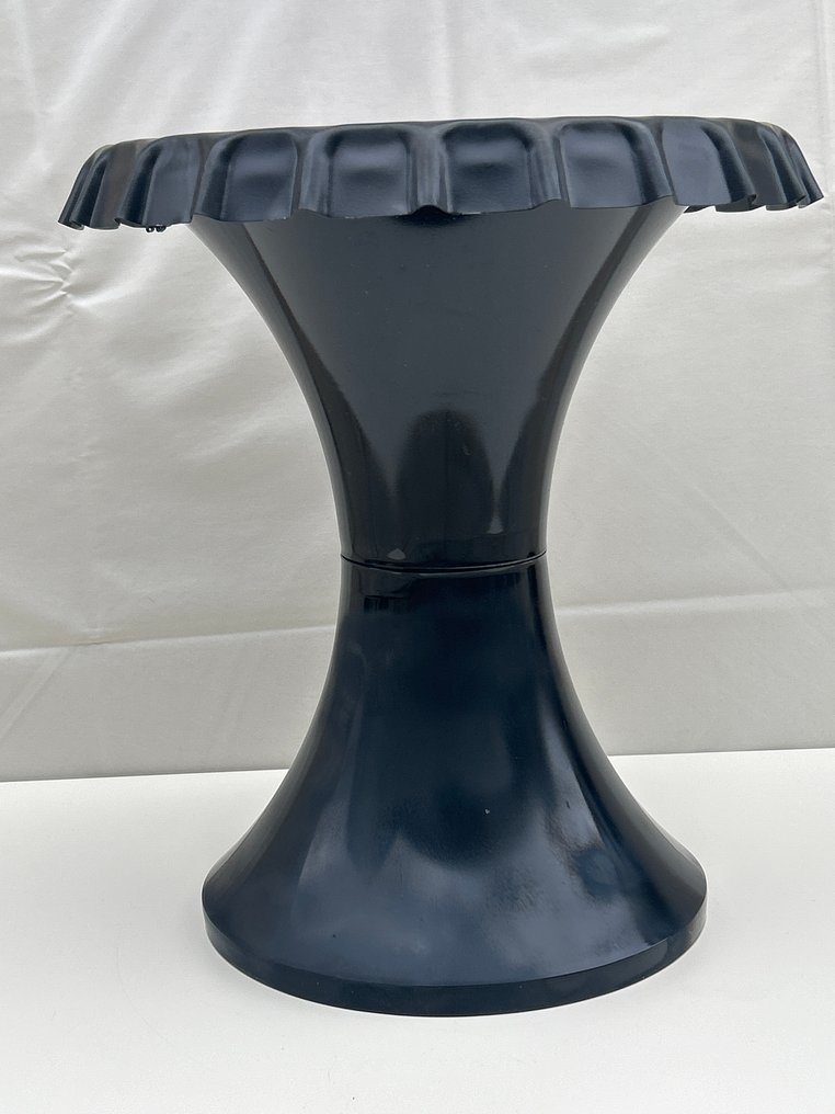 Τραπέζι - Μέταλλο, Πλαστικό - Tam-Tam Red Bull #4.3