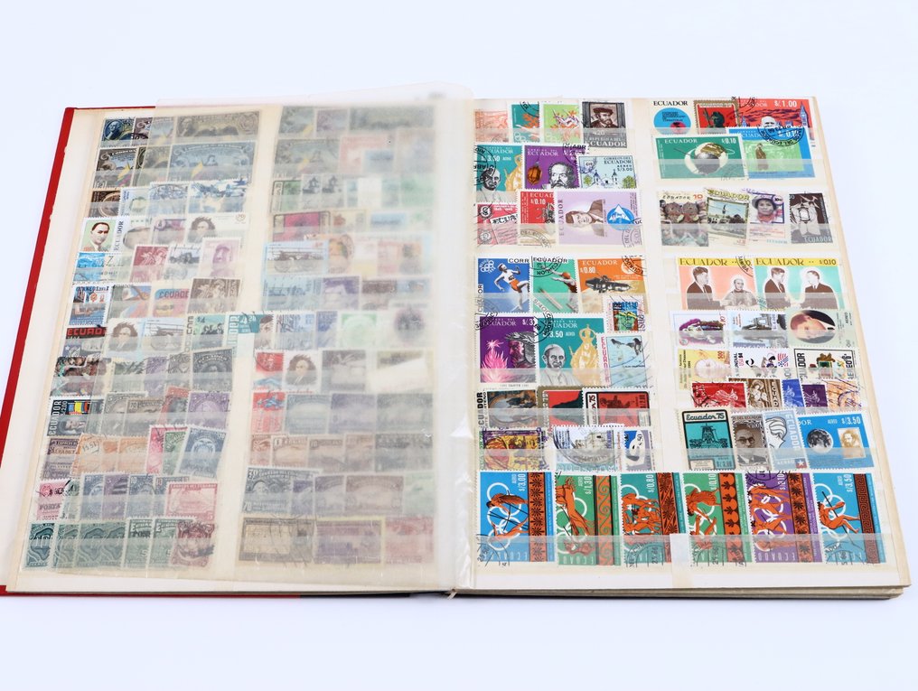 厄瓜多爾  - 已盖章的收藏品存放在集邮册中 #4.3
