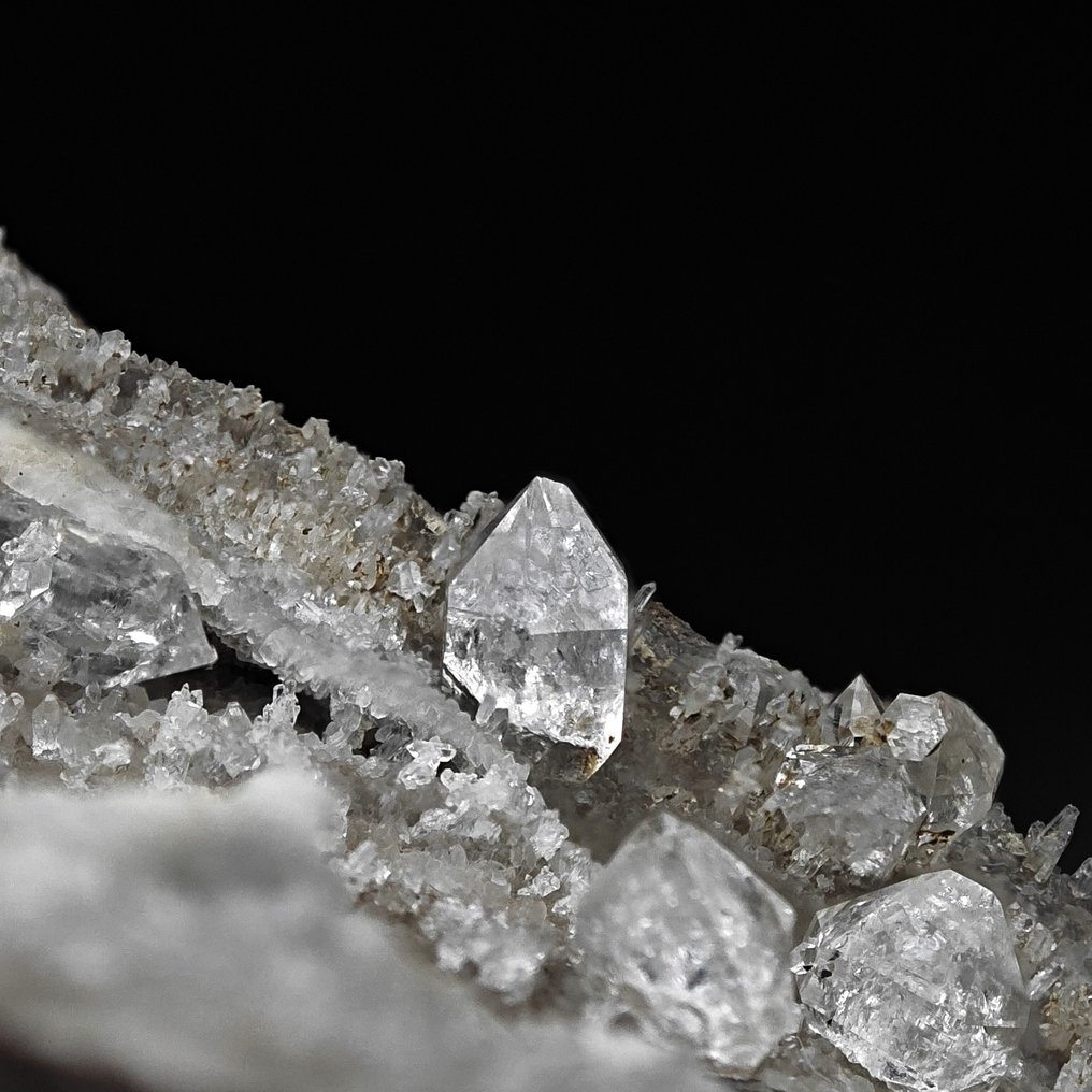 100+ διαμάντια Quarzi Herkimer, Αλπικό, φυσικά κοσμήματα, Γαλλία Κρύσταλλοι στη μήτρα - Ύψος: 151 mm - Πλάτος: 65 mm- 504 g #1.0