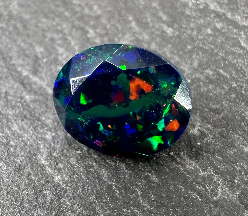 2.14 ct faceted opal Polished- 0.42 g #1.0