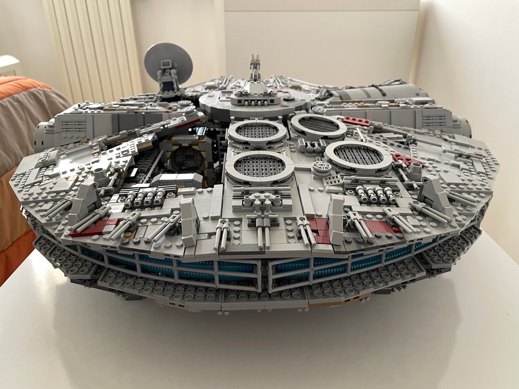 LEGO Set - 75192 - Star Wars - Millennium Falcon #3.2