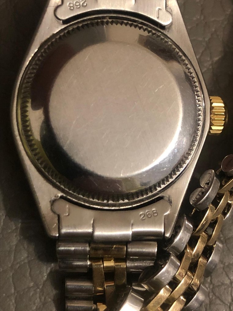 Rolex - Oyster Perpetual Date - Bez ceny minimalnej
- 6917 - Kobieta - 1960-1969 #2.1