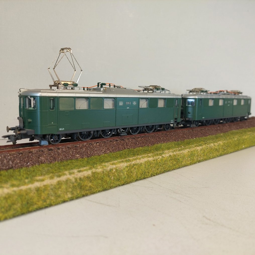 Roco H0轨 - 63530/63531 - 电力机车 (2) - 2节机车 Ae 4/6 编组 10811/10812 - SBB #1.0