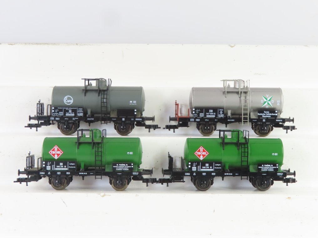 Fleischmann H0 - 5426K/5425K - 模型貨運火車 (4) - 4辆2节车厢的锅炉车，标有“VDOM”、“Thorl”和“EVA”。 - DB #1.0