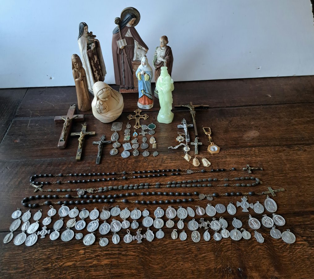 118件宗教物品套装 (118) - 石膏, 金属, 木 - 1940-1950 #2.1