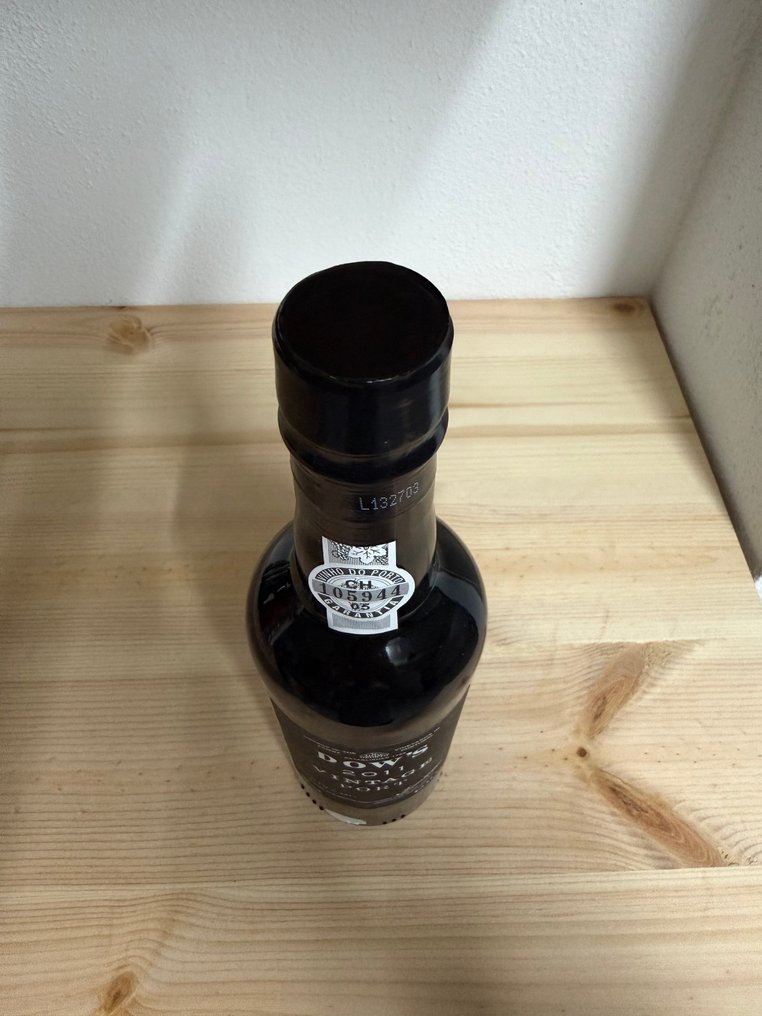2011 Dow’s - Vintage Port - Butelkowane w 2013 - Douro - 1 Małpka (0,375l) #3.2