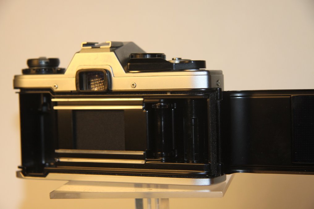 Olympus OM-10 + F.Zuiko Auto-S 1,8/50mm | Analogue camera #4.3