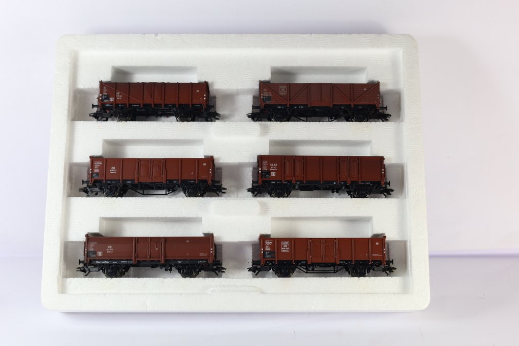 Märklin H0 - 46021 - Σετ τρένου μοντελισμού μεταφοράς εμπορευμάτων (1) - Σετ φορτηγών αυτοκινήτων 6 τεμαχίων με ανοιχτούς φορτηγούς. - DB #2.1