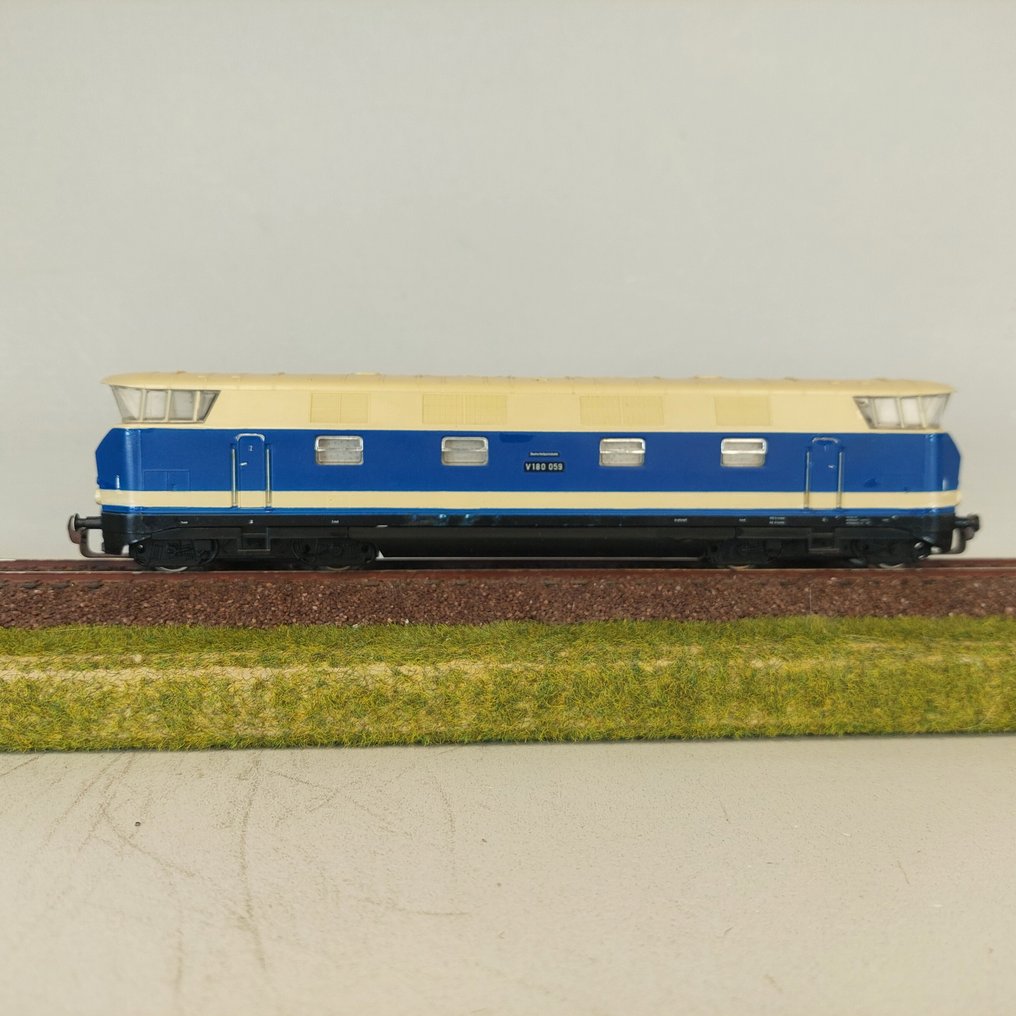 Piko H0 - 190/EM20 - Πετρελαιοκίνητη μηχανή τρένου (1) - V 180 059 - DR (DDR) #1.0