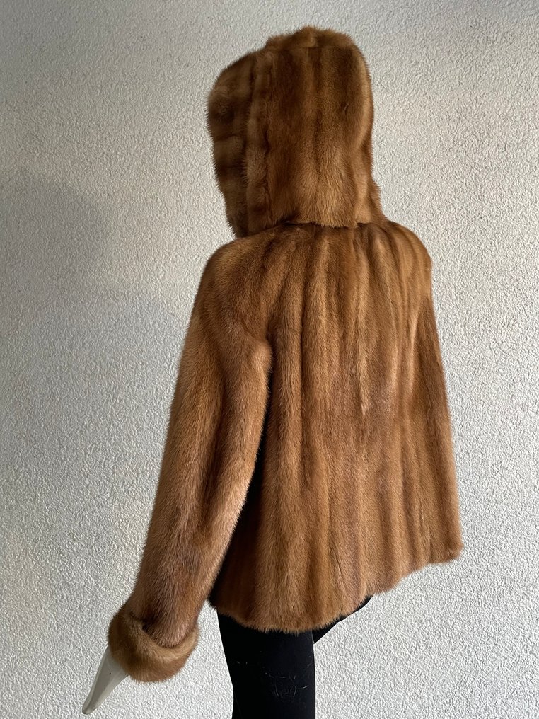 Artisan Furrier - Fur coat #2.1