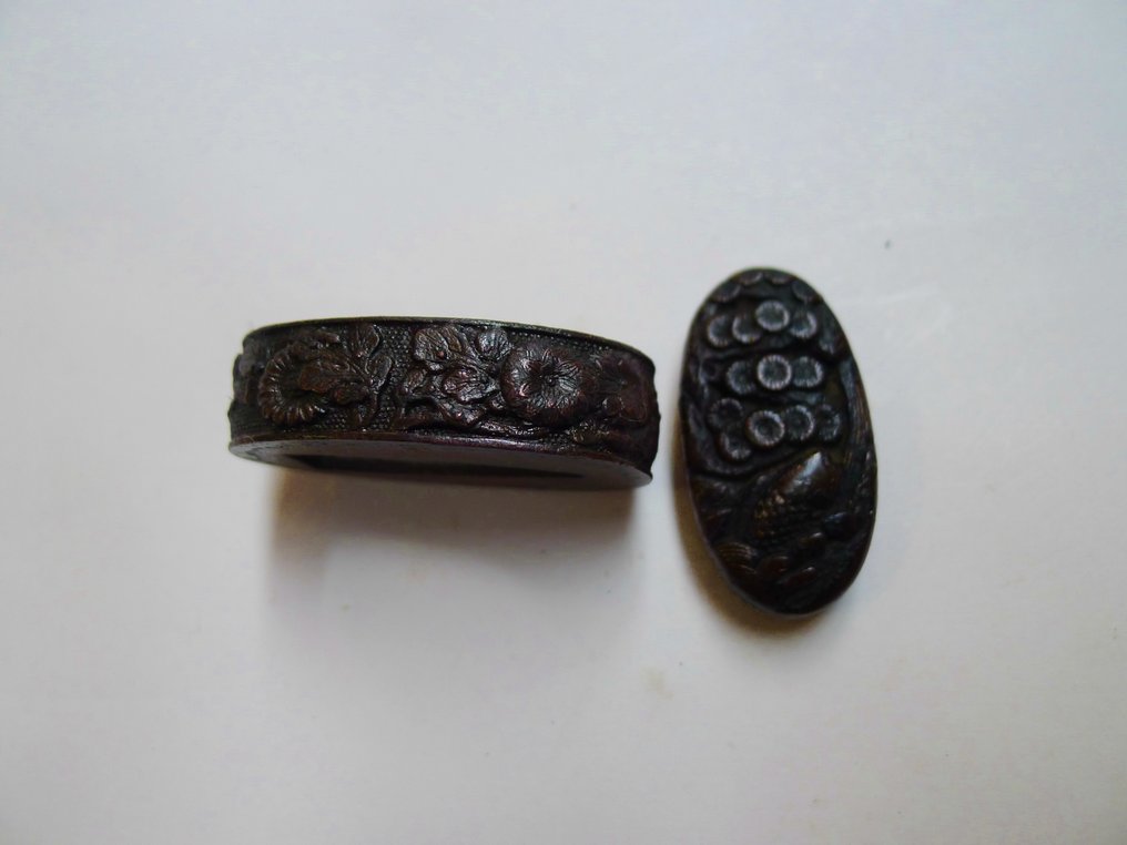 美丽的花叶鱼图案的fuchi kashira套装 - 铜 - 日本 - Mid Edo period #1.0