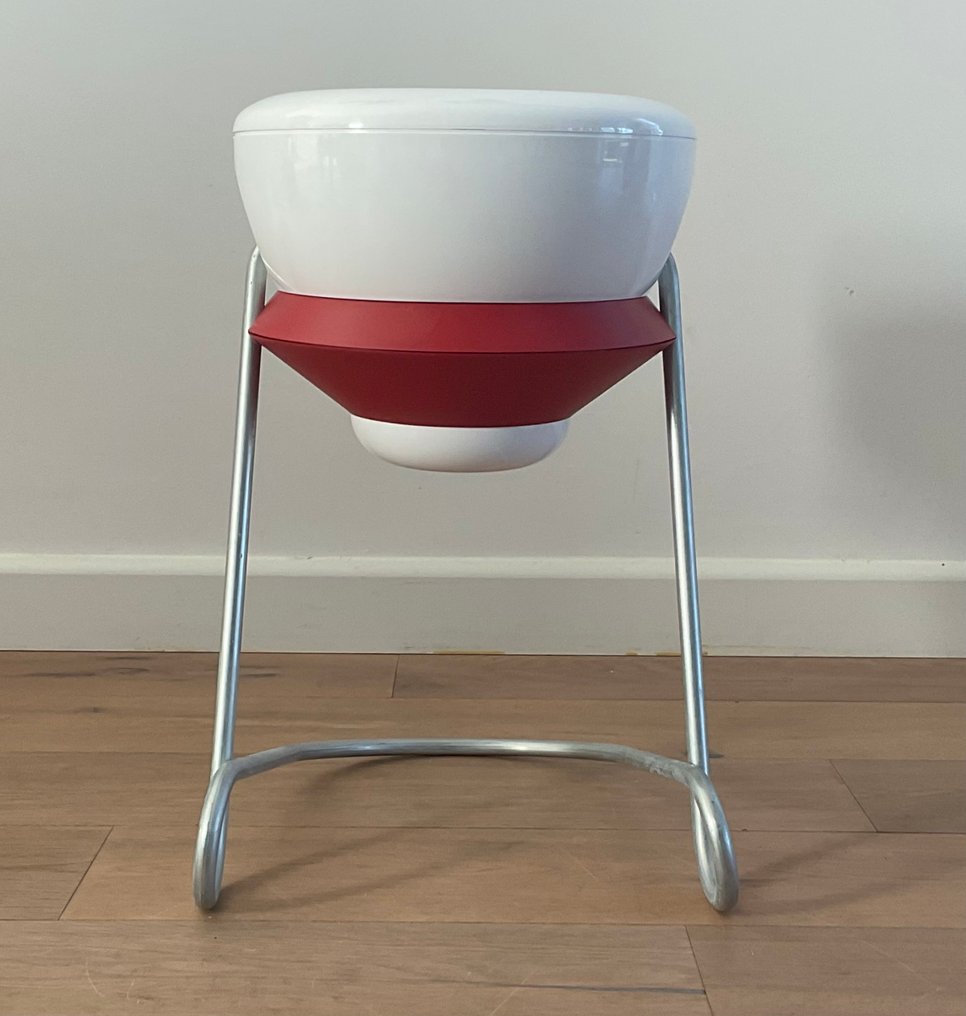 Side table - Iron, Plastic - Grolsch 'Beugeltafeltje' #3.2