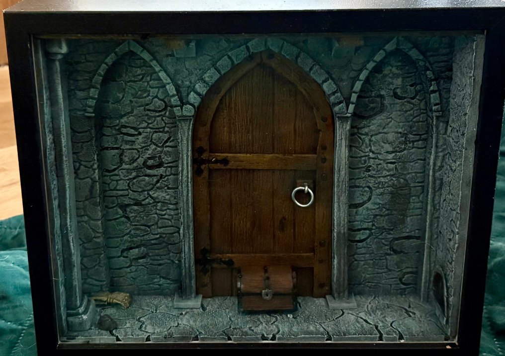 Sergiusz Kurczuk Medieval Corridor Diorama 1:12 – Handcrafted Shadowbox Display #4.3
