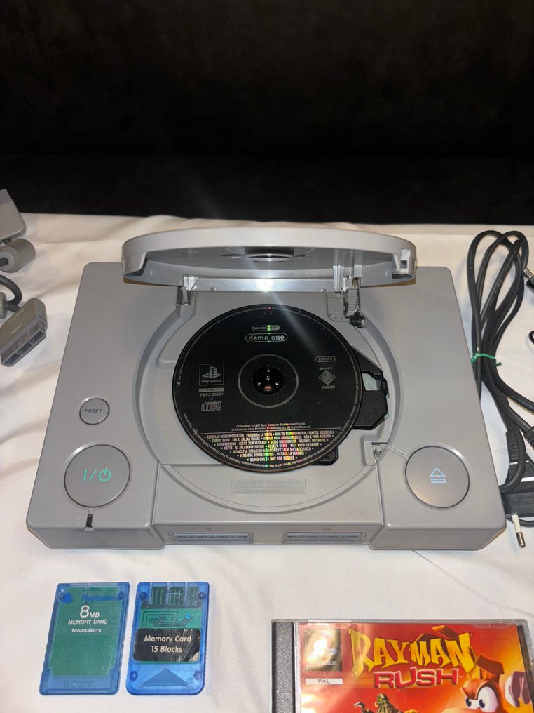 Sony - Playstation 1 (PS1) - Complete Set with 17 games - Κονσόλα βιντεοπαιχνιδιών + παιχνίδια - Στην αρχική του συσκευασία #3.2