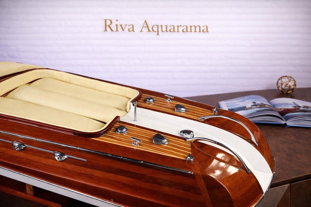 Maquette RIVA aquarama en bois Modélismes (67 cm.) 1:12 - Modelboot #1.0