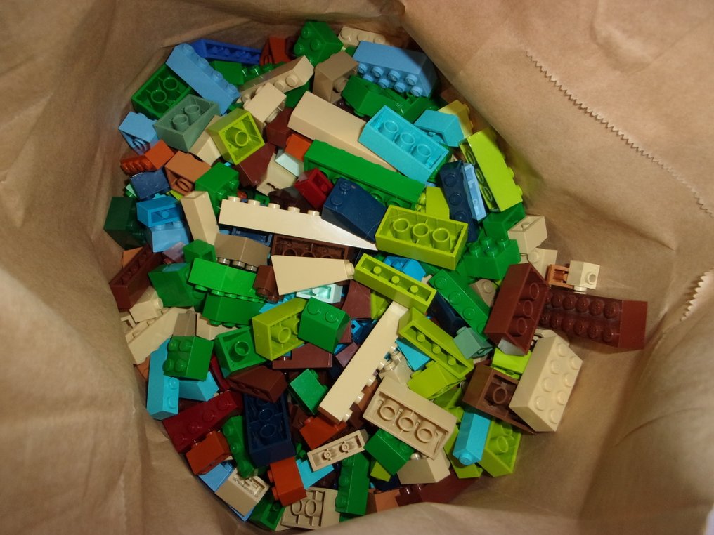 Lego - Diverse - 2,5 kg (netto) Lego "klassieke" stenen - ideaal voor een landschap - bruin - groen - blauw #1.0