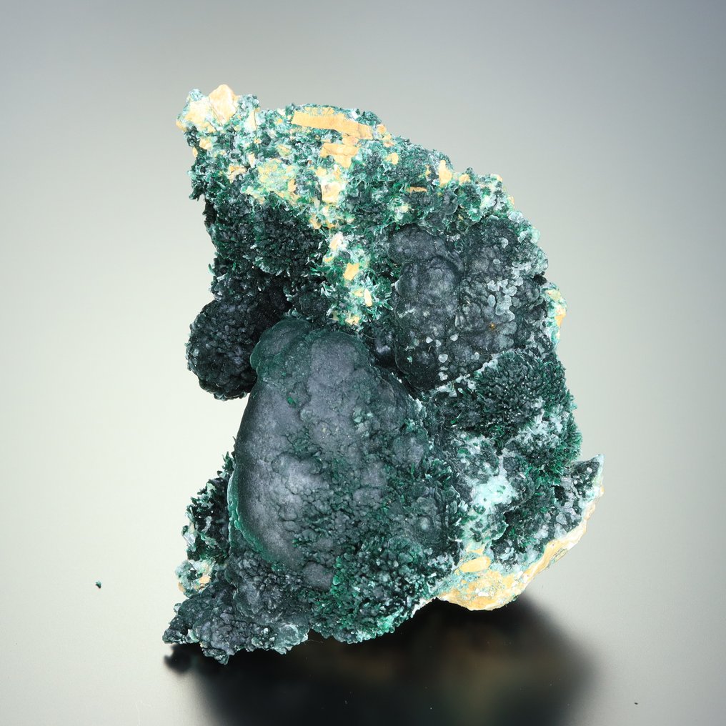 ΝΕΑ Ανακάλυψη! Πολύ Σπάνια CERUSSITE σε Ιστόμορφη Σταλακτίτη MALACHITE. Δείγμα - Ύψος: 10 cm - Πλάτος: 6 cm- 341 g #1.0