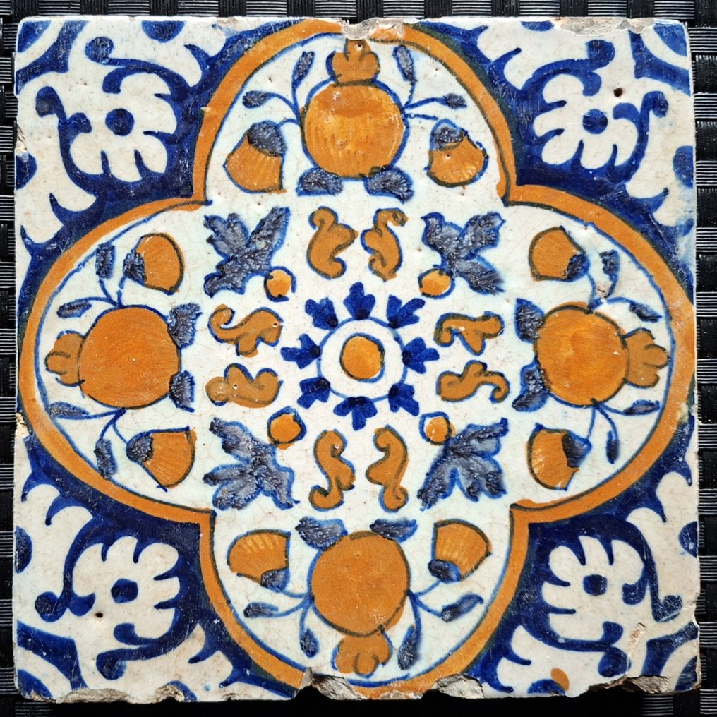  Tile - Antique decorative tile, so-called pompadour tile. - 1600-1650  #3.2