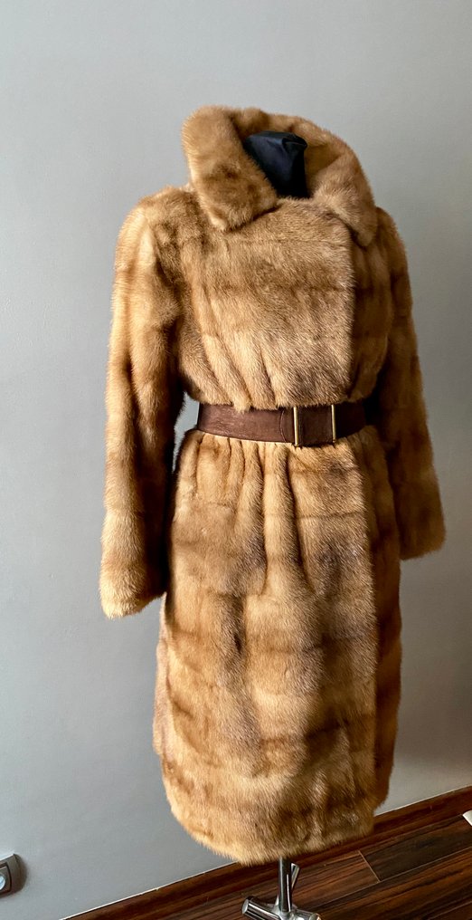 Artisan Furrier - Cappotto di pelliccia #2.1