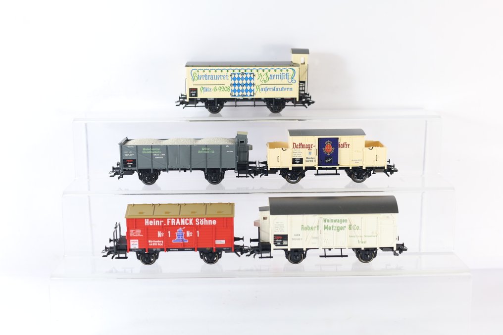 Märklin H0轨 - 46969/48921/48754/46037/46074 - 模型火车货运车厢 (1) - 5 种不同的 insider 汽车 - DB #1.0