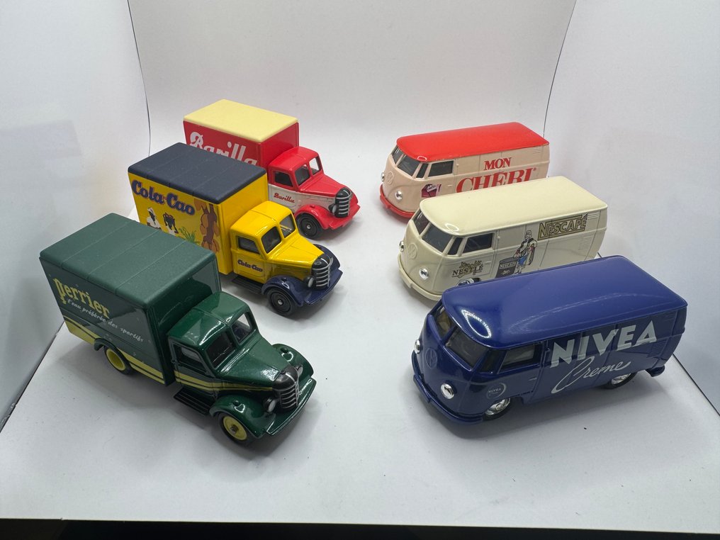 Corgi - Modelauto  (6) - VOLKSWAGEN TRANSPORTEUR VAN - TRANSPORTEUR - BEDFORD - #1.0