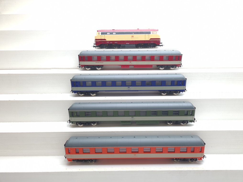 Mehano H0轨 - T276 - 火车组 (1) - 五件套BR 218配备4辆POP车 - DB #1.0