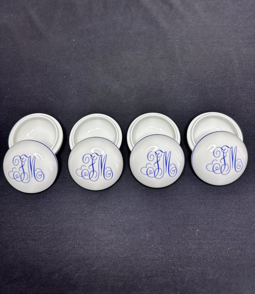 Richard Ginori - Szobrocska - Decorative Porcelain Box (4) - Softpaste porcelán #1.0